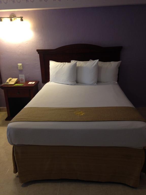 Hotel Plaza Colonial Campeche Quarto foto